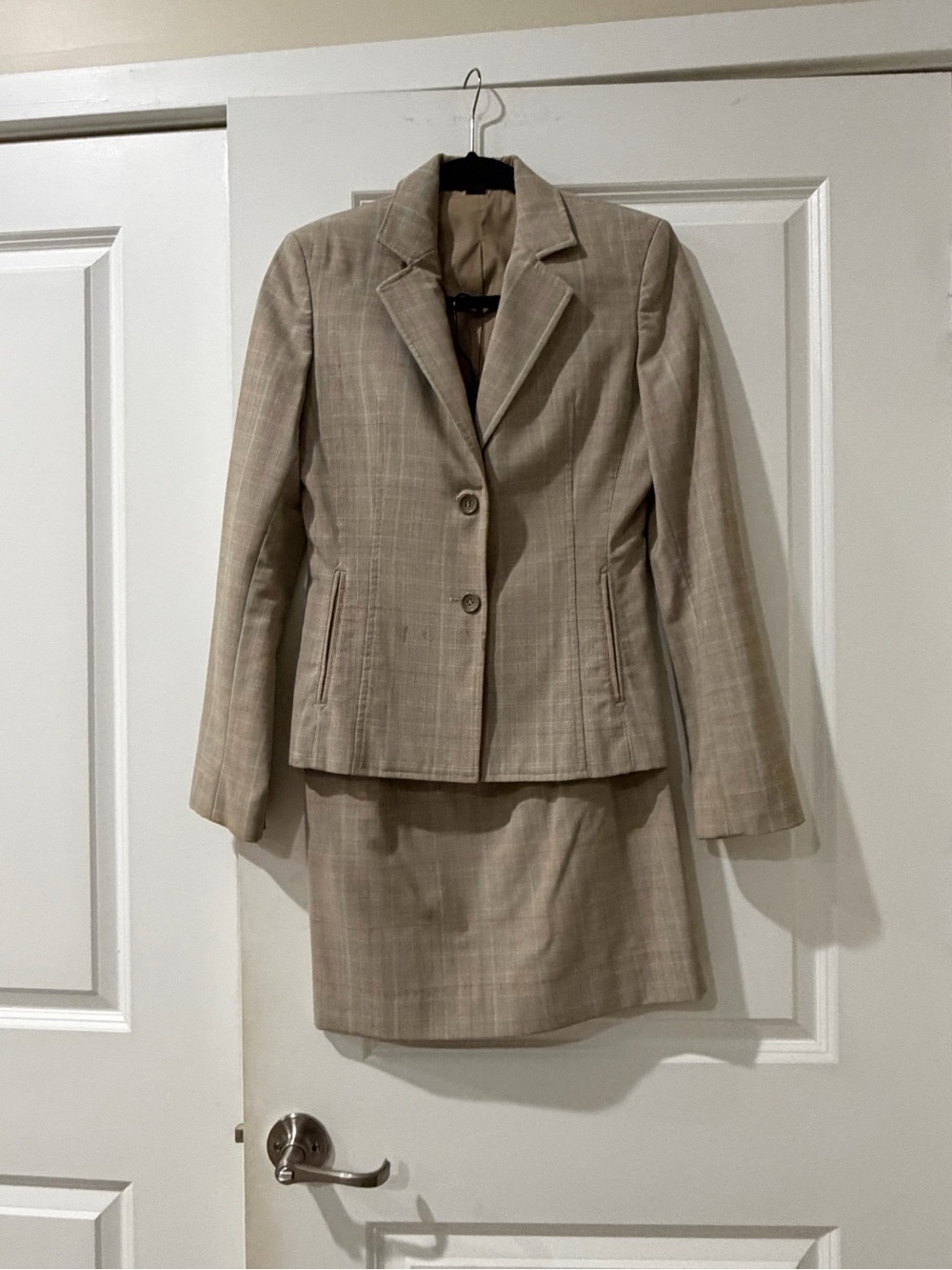Express Design Studio Women’s Plaid Skirt Suit – Blazer Size 2 / Skirt Size 4
